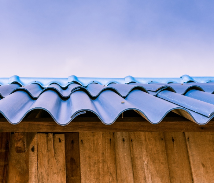Toiture en bac acier installée par l’entreprise de couverture zinguerie Vabre Couverture
