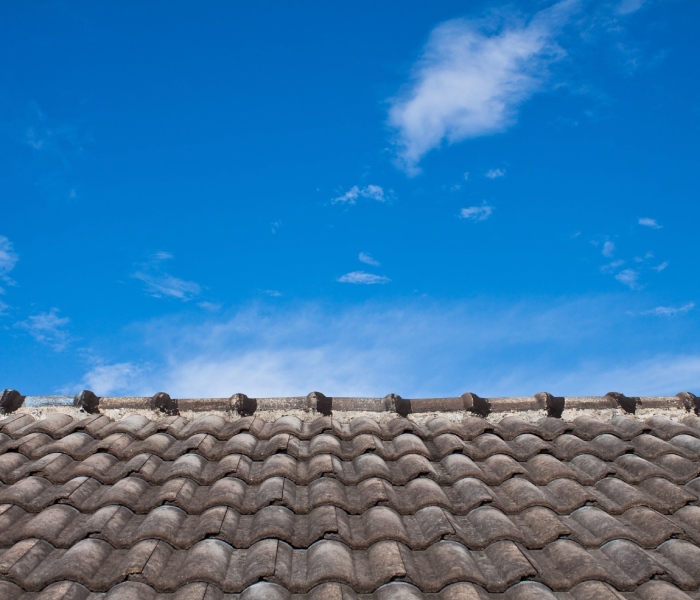 Couverture en tuiles posée par l’entreprise de couverture zinguerie Vabre Couverture.